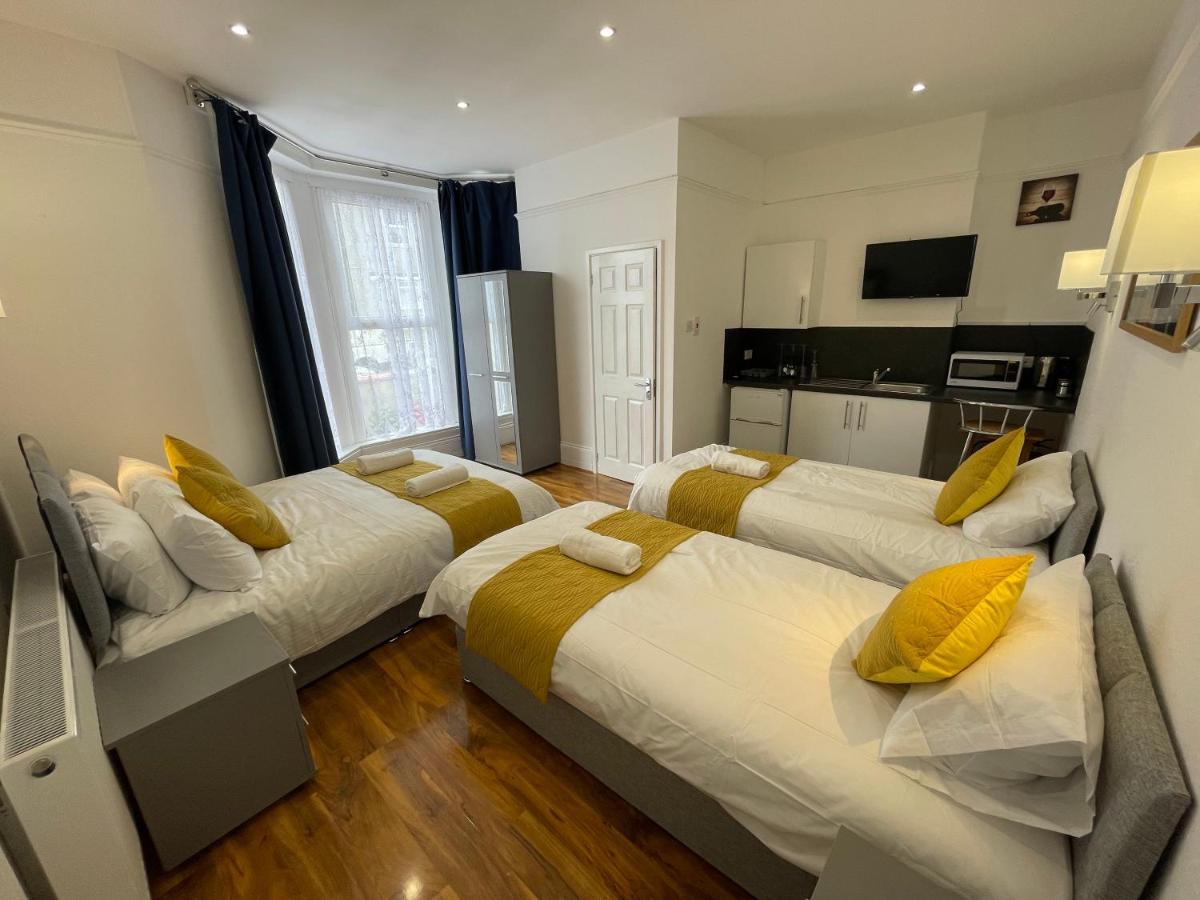 Station House Plymouth Hotell Exteriör bild