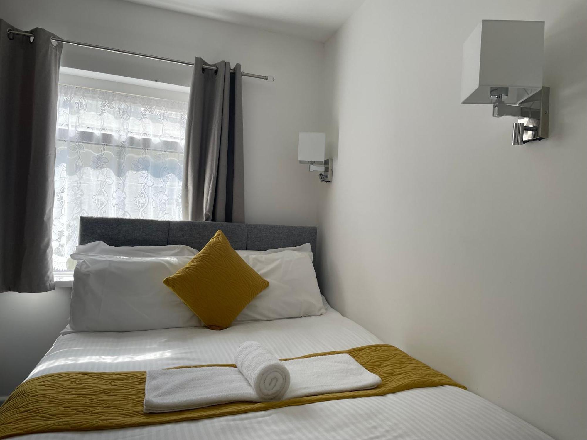 Station House Plymouth Hotell Exteriör bild