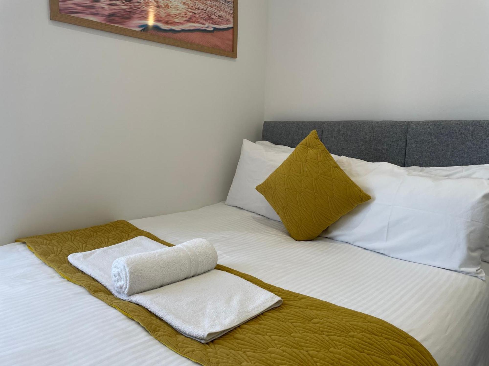 Station House Plymouth Hotell Exteriör bild